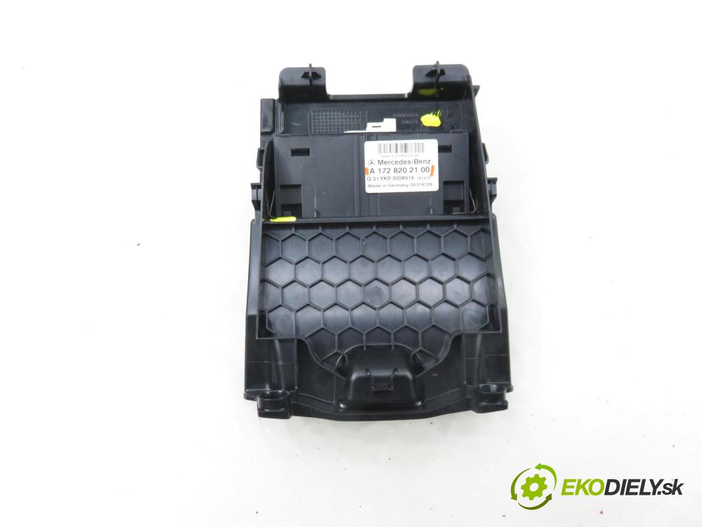 MERCEDES-BENZ KLASA A (W176) HB 2017 66,00 A 160 CDI / d (176.011) 90 - OM 607.951 1461,00 HNÍZDO: USB A1728202100