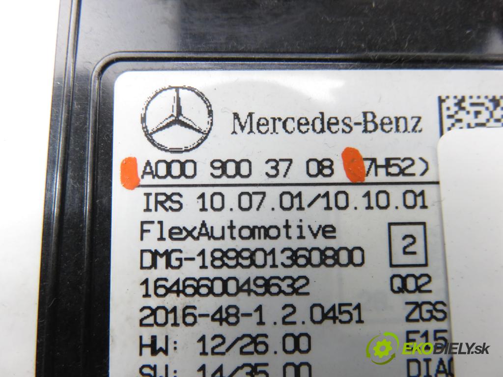 MERCEDES-BENZ KLASA A (W176) HB 2017 66,00 A 160 CDI / d (176.011) 90 - OM 607.951 1461,00 osvětlení kabina A0009003708