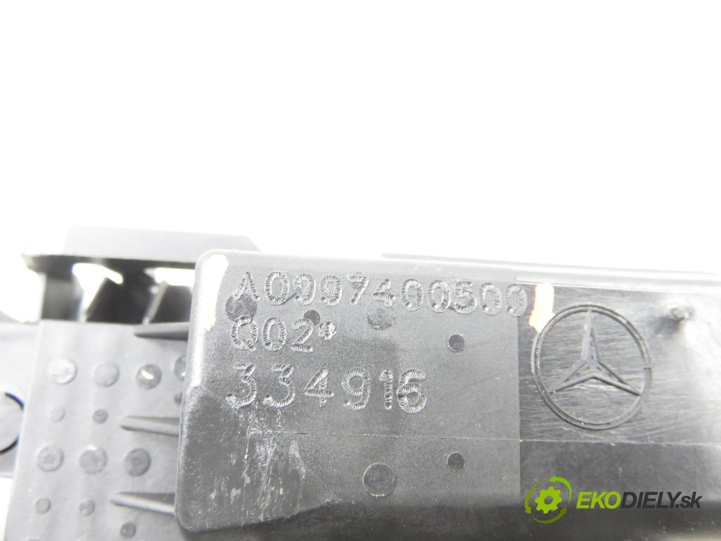 MERCEDES-BENZ KLASA A (W176) HB 2017 66,00 A 160 CDI / d (176.011) 90 - OM 607.951 1461,00 zámok dverí kufor EL. A0997400500