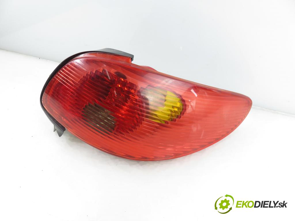PEUGEOT 206 CC (2D) CABRIO 2006 80,00 1.6 16V - NFU 1587,00 Svetlo pravé zadné