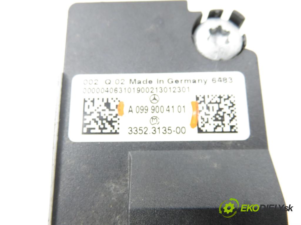 MERCEDES-BENZ KLASA A (W176) HB 2017 66,00 A 160 CDI / d (176.011) 90 - OM 607.951 1461,00 blokáda tyče volantu A0999004101