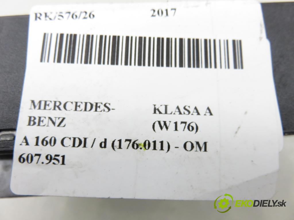 MERCEDES-BENZ KLASA A (W176) HB 2017 66,00 A 160 CDI / d (176.011) 90 - OM 607.951 1461,00 blokáda tyče volantu A0999004101