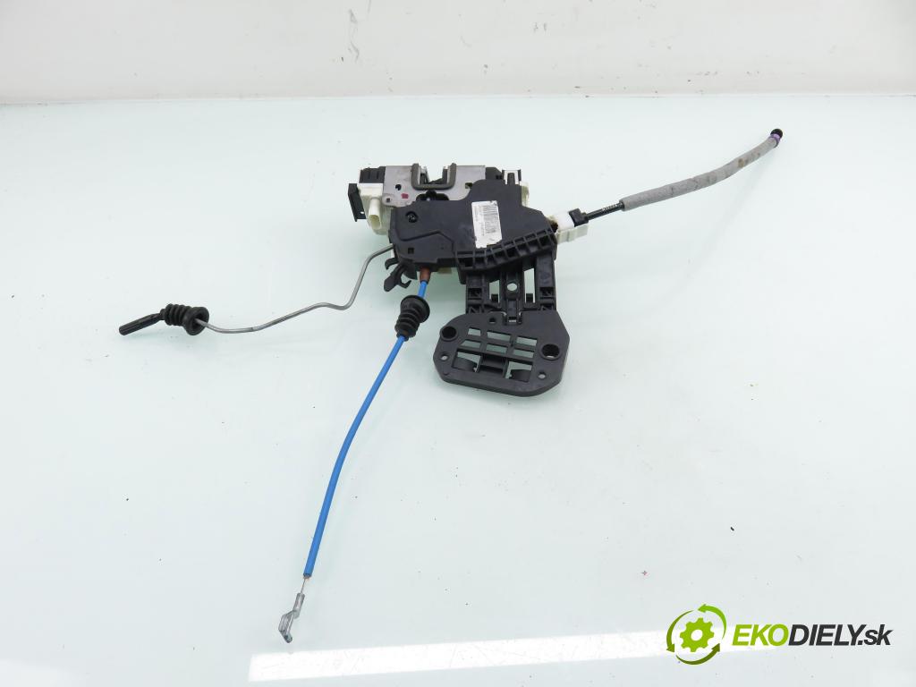 MERCEDES-BENZ KLASA A (W176) HB 2017 66,00 A 160 CDI / d (176.011) 90 - OM 607.951 1461,00 zámok 1667200435