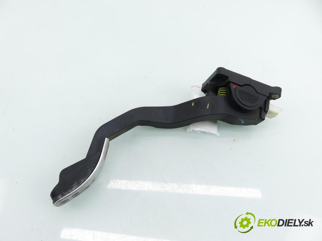 PEUGEOT 206 CC (2D) CABRIO 2006 80,00 1.6 16V - NFU 1587,00 Potenciometer plynu 9654877580 ; 0280755027 ; F00C3E2429 (Potenciometer plynového pedálu)
