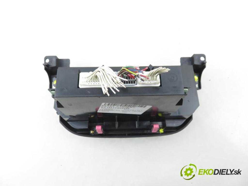TOYOTA RAV 4 II (_A2_) SUV 2005 110,00 2.0 4WD 150 - 1AZ-FE 1998,00 Panel kúrenia KLIMATRONIK 8865042160 ; 1773007721