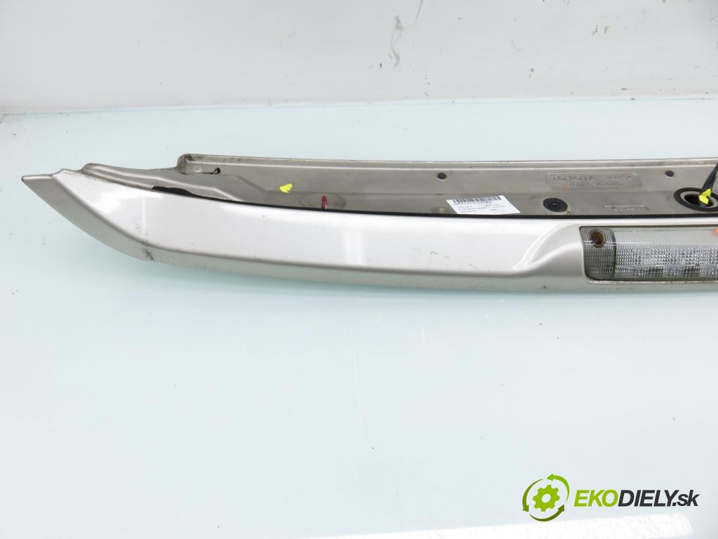TOYOTA RAV 4 III (_A3_) SUV 2006 100,00 2.2 D 4WD (ALA30_) 136 - 2AD-FTV 2231,00 svetlo bŕzd 7608542040