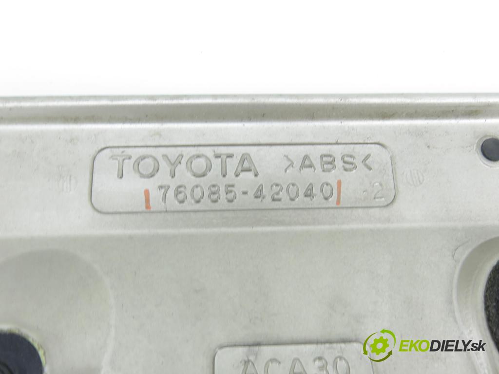 TOYOTA RAV 4 III (_A3_) SUV 2006 100,00 2.2 D 4WD (ALA30_) 136 - 2AD-FTV 2231,00 svetlo bŕzd 7608542040