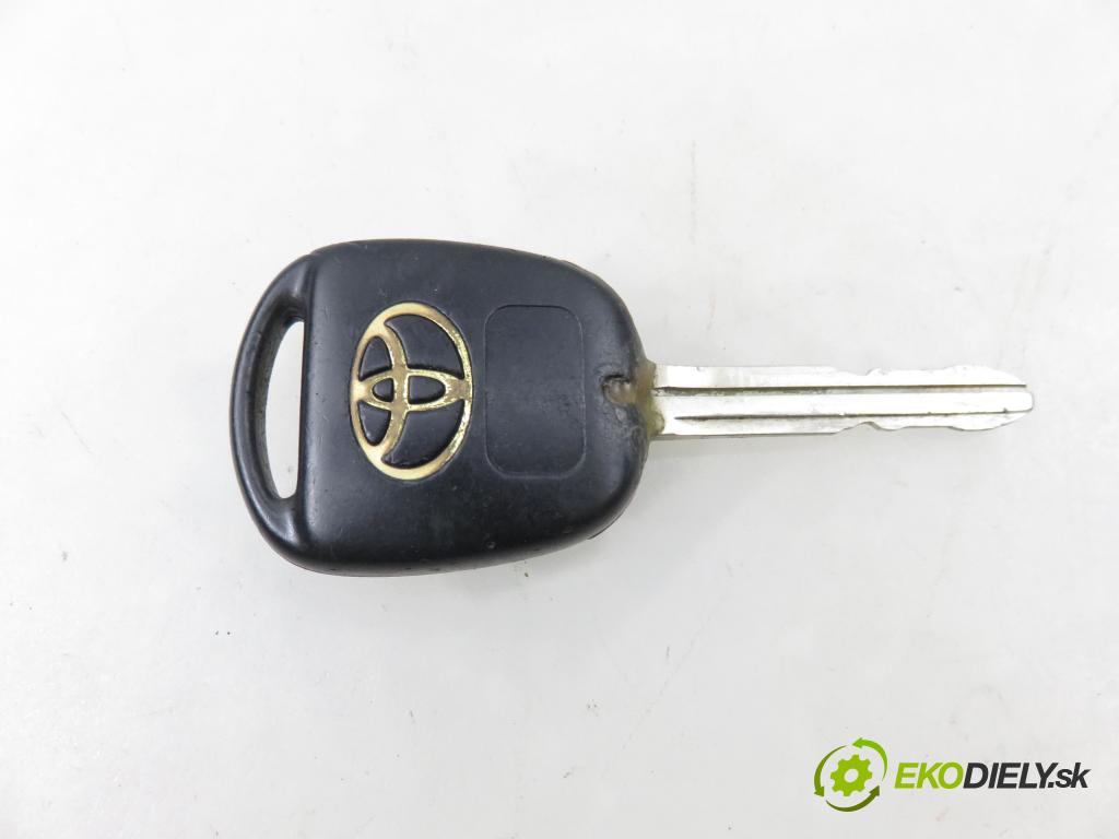 TOYOTA RAV 4 II (_A2_) SUV 2005 110,00 2.0 4WD 150 - 1AZ-FE 1998,00 spinačka / zámky 45020423 ; 8978352040