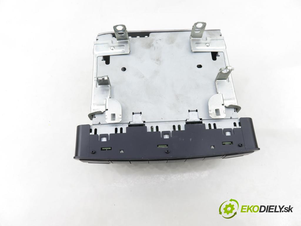TOYOTA COROLLA kombi (_E12_) KOMBI 2004 66,00 2.0 D-4D (CDE120_) - 1CD-FTV 1995,00 RADIO CD 8612002260