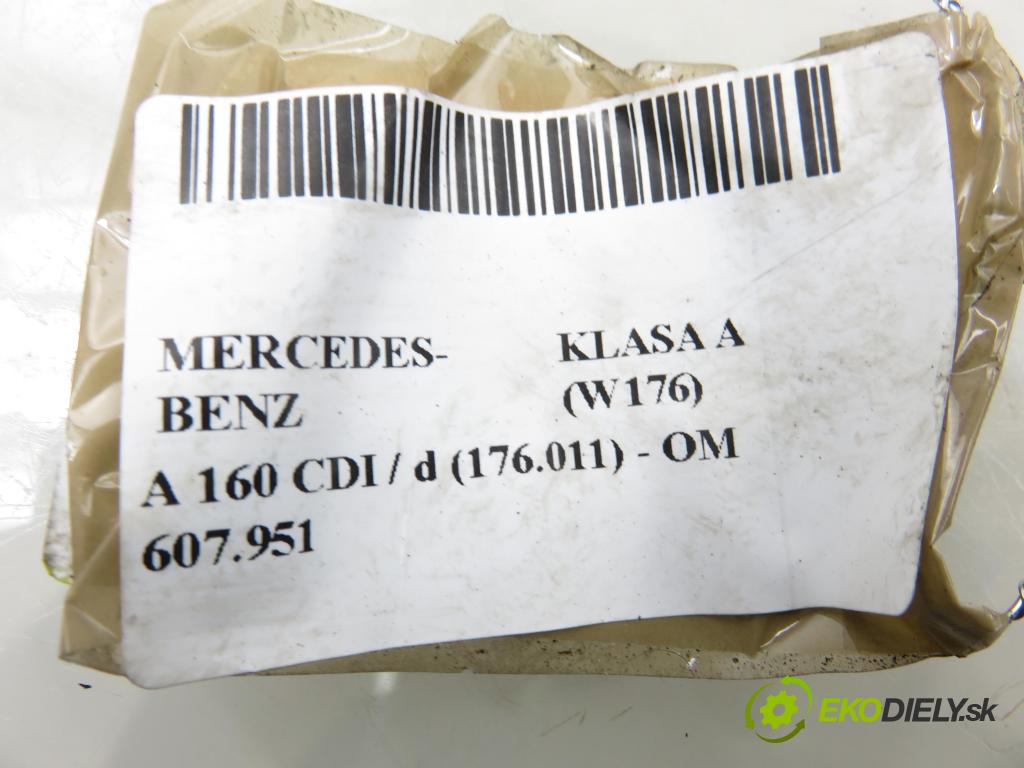 MERCEDES-BENZ KLASA A (W176) HB 2017 66,00 A 160 CDI / d (176.011) 90 - OM 607.951 1461,00 svorka A2469067901