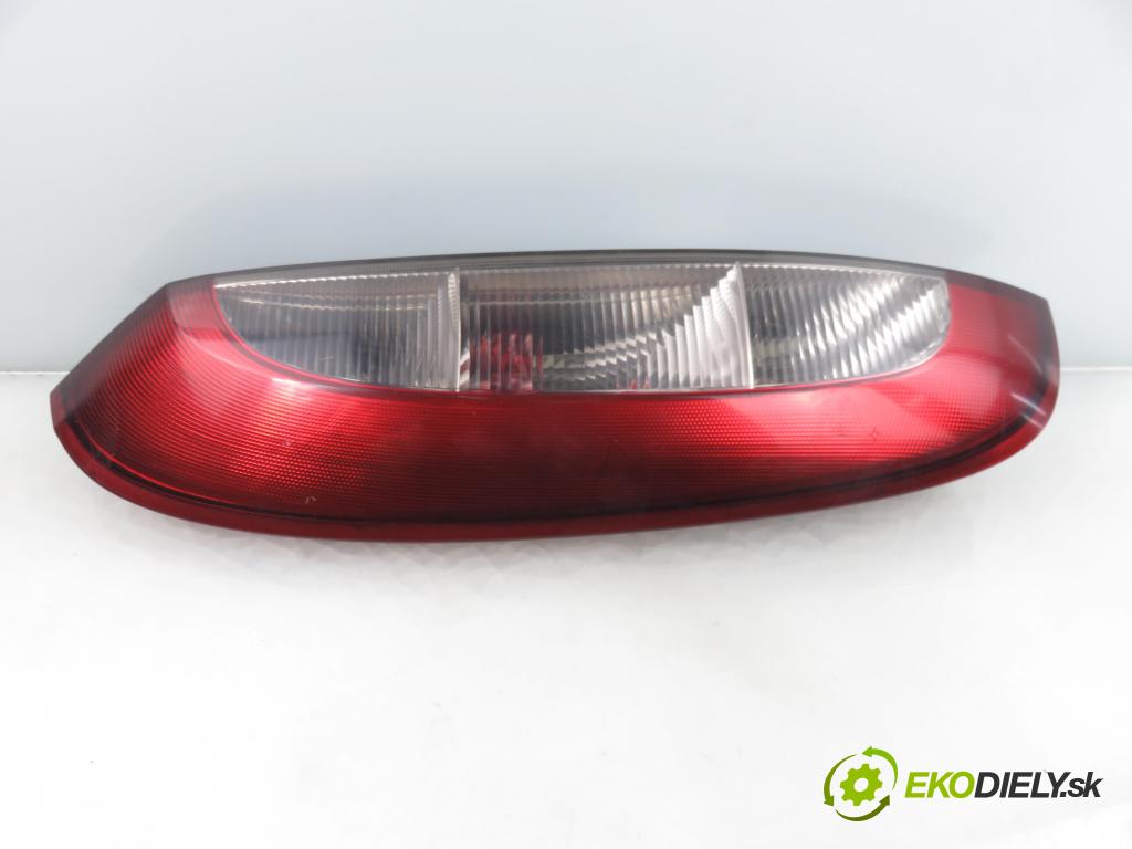 OPEL CORSA C (X01) HB 2001 43,00 1.0 12V 58 - Z 10 XE 973,00 světlo levé zadní 09114336
