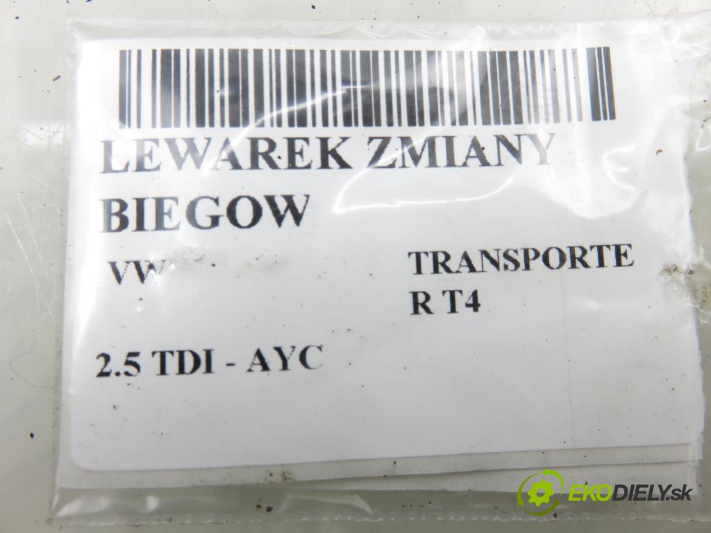 VW TRANSPORTER IV Autobus (70XB, 70XC, 7DB, 7DW, 7DK) BUS 2001 75,00 2.5 TDI - AYC 2461,00 ZVEDÁK: