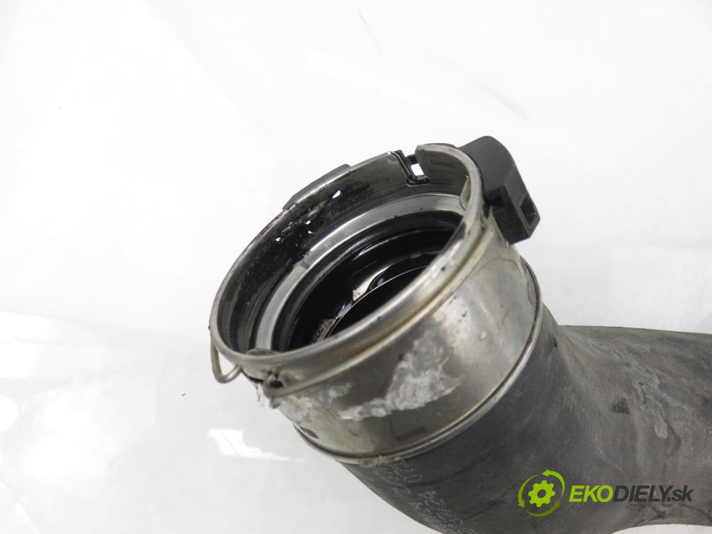 MERCEDES-BENZ KLASA A (W176) HB 2017 66,00 A 160 CDI / d (176.011) 90 - OM 607.951 1461,00 Rúra intercoolera turba A6070900300 ; 0113929A ; A2465281282