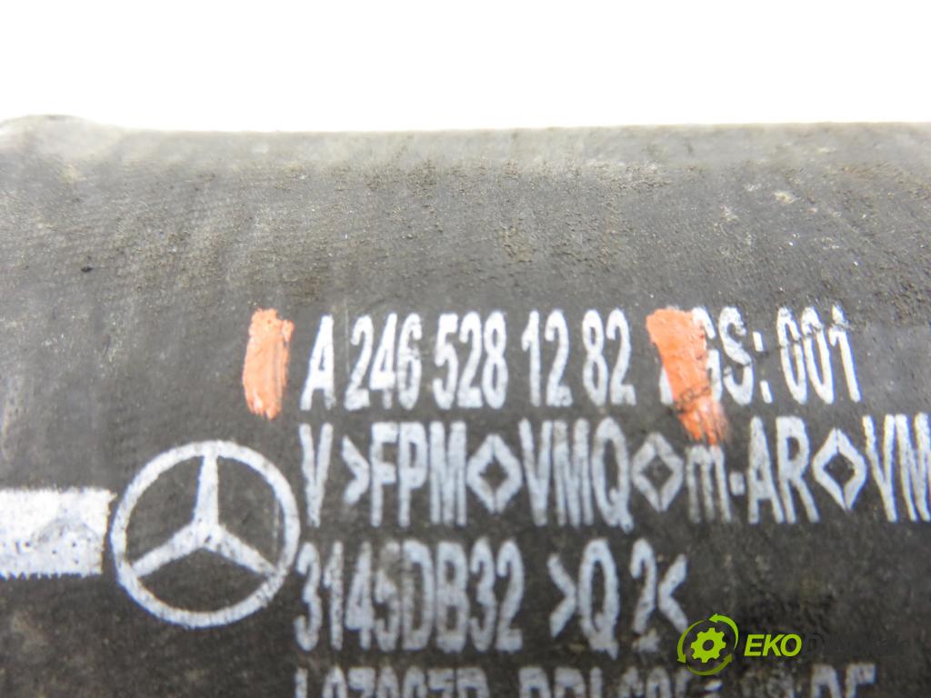 MERCEDES-BENZ KLASA A (W176) HB 2017 66,00 A 160 CDI / d (176.011) 90 - OM 607.951 1461,00 Rúra intercoolera turba A6070900300 ; 0113929A ; A2465281282
