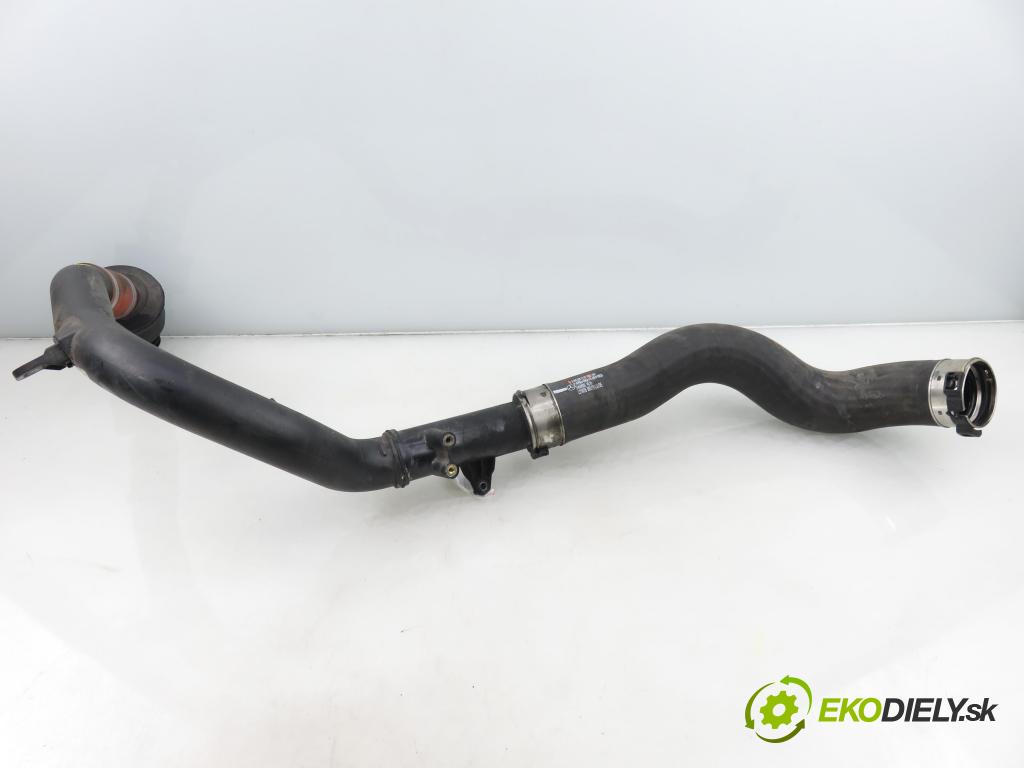 MERCEDES-BENZ KLASA A (W176) HB 2017 66,00 A 160 CDI / d (176.011) 90 - OM 607.951 1461,00 Rúra intercoolera turba A6070900300 ; 0113929A ; A2465281282