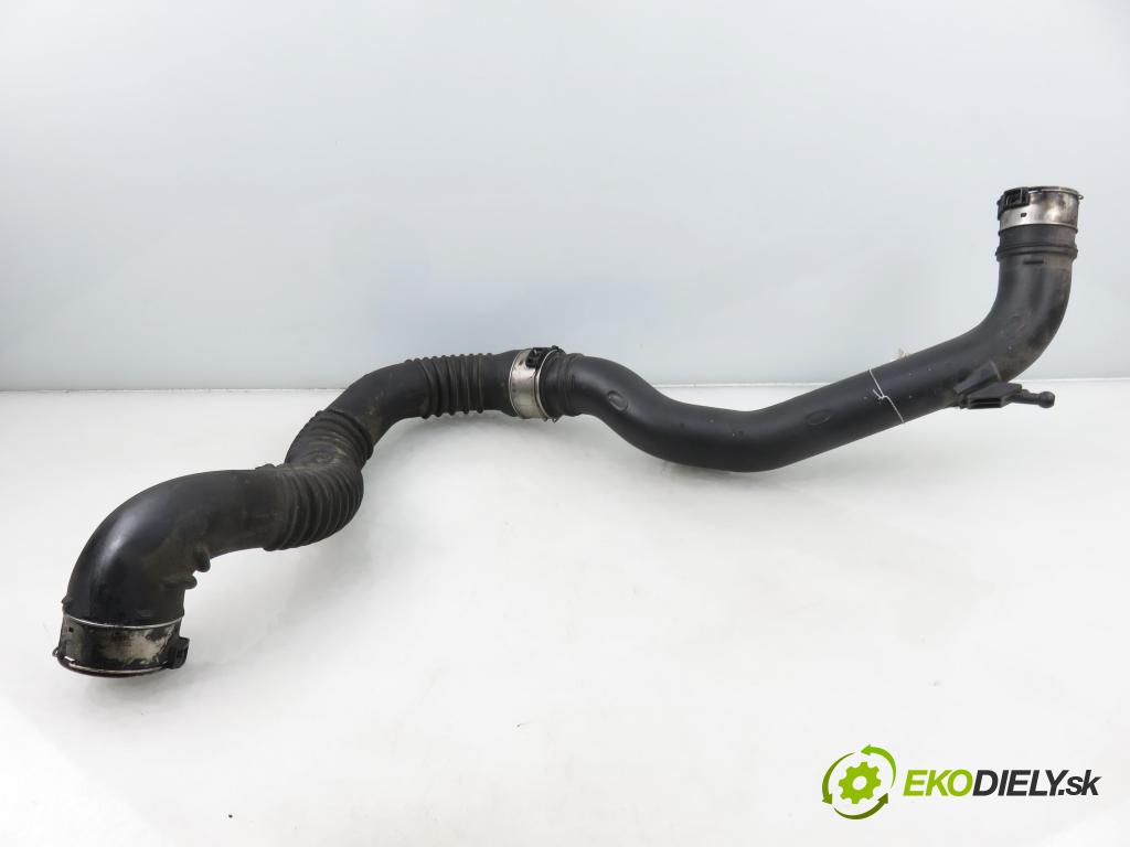 MERCEDES-BENZ KLASA A (W176) HB 2017 66,00 A 160 CDI / d (176.011) 90 - OM 607.951 1461,00 Rúra intercoolera turba A6070900242 ; A2465200401