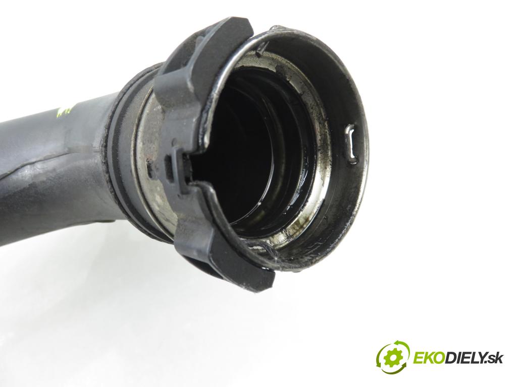 MERCEDES-BENZ KLASA A (W176) HB 2017 66,00 A 160 CDI / d (176.011) 90 - OM 607.951 1461,00 Rúra intercoolera turba A6070900242 ; A2465200401