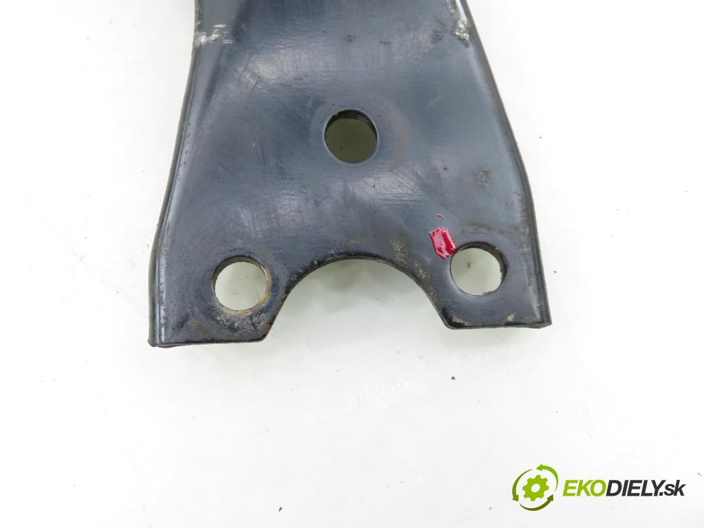 TOYOTA RAV 4 II (_A2_) SUV 2005 110,00 2.0 4WD 150 - 1AZ-FE 1998,00 Rameno PP