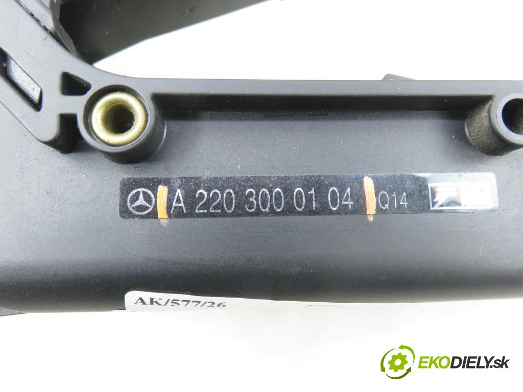 MERCEDES-BENZ KLASA S (W221) SEDAN 2008 200,00 S 350 (221.056, 221.156) - M 272.965 3498,00 Potenciometer plynu A2203000104 (Potenciometer plynového pedálu)