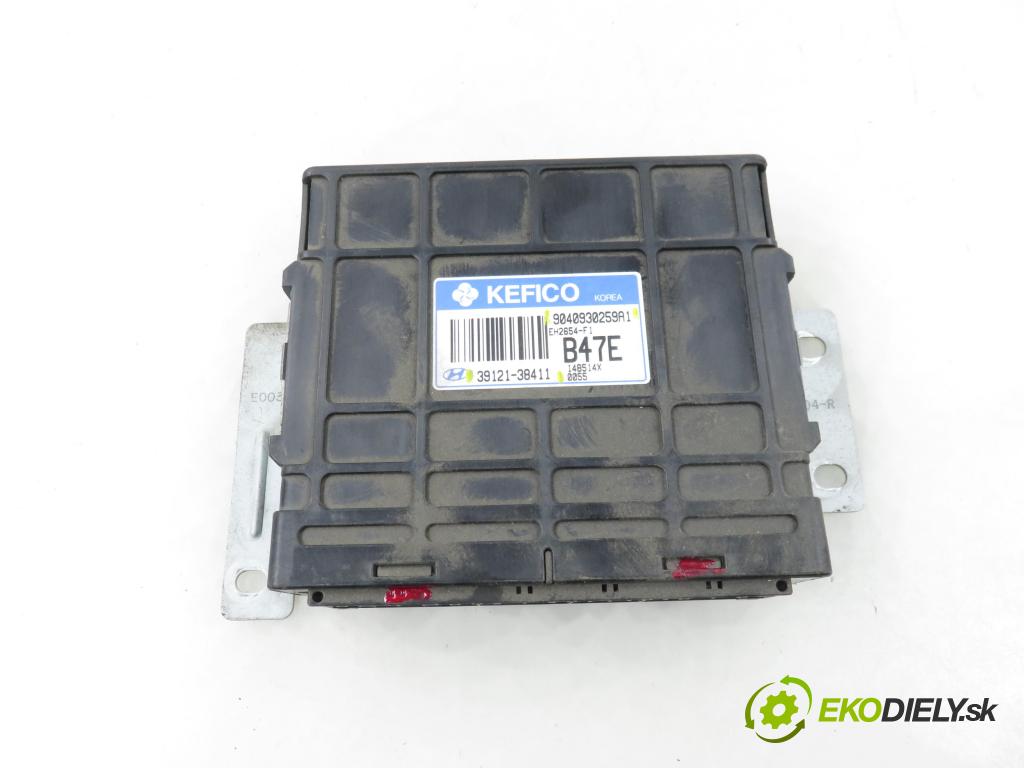 HYUNDAI SANTA FÉ I (SM) SUV 2004 107,00 2.4 16V 146 - G4JS-G 2351,00 Riadiaca jednotka Motor 3912138411 ; 9040930259A1