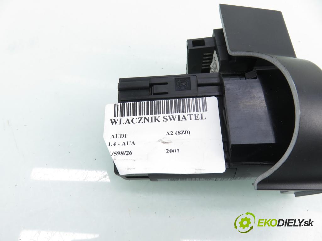 AUDI A2 (8Z0) HB 2001 55,00 1.4 - AUA 1390,00 prepínač svetlá 8Z1941531D