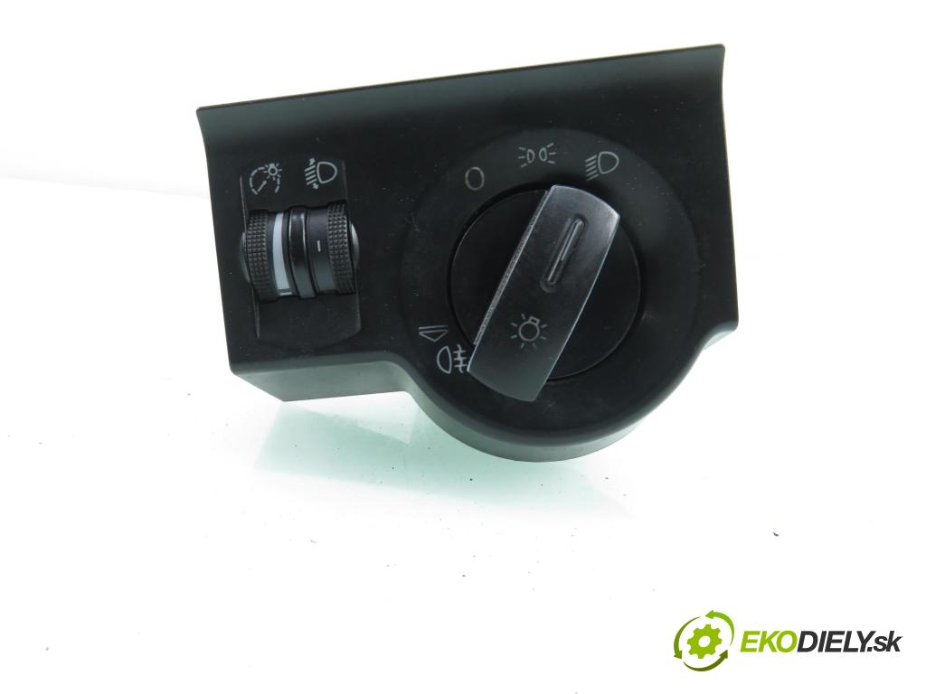 AUDI A2 (8Z0) HB 2001 55,00 1.4 - AUA 1390,00 prepínač svetlá 8Z1941531D