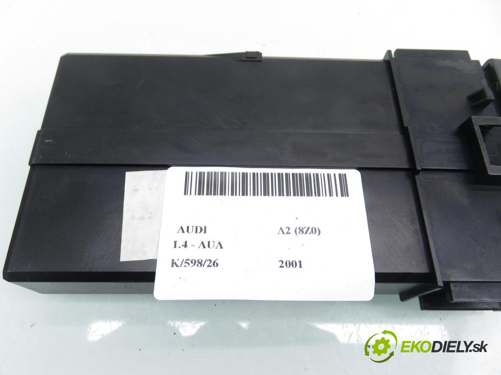 AUDI A2 (8Z0) HB 2001 55,00 1.4 - AUA 1390,00 Držiak na nápoje 8Z0862534A (Držiak (úchyt) na nápoje)