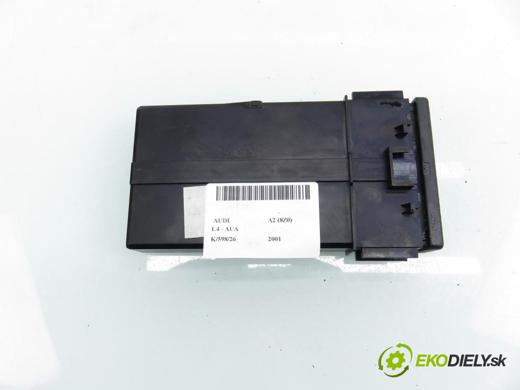 AUDI A2 (8Z0) HB 2001 55,00 1.4 - AUA 1390,00 Držiak na nápoje 8Z0862534A (Držiak (úchyt) na nápoje)