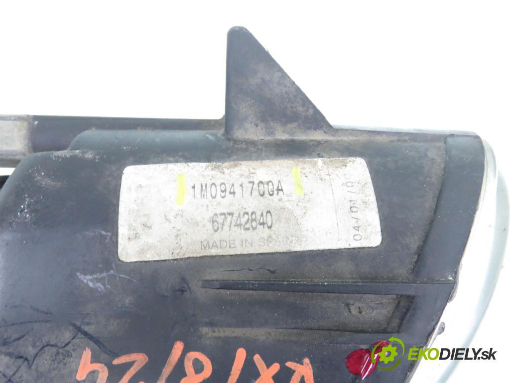 SEAT TOLEDO II (1M2) SEDAN 2000 74,00 1.6 - AKL 1595,00 HALOGENY: 1M0941700A