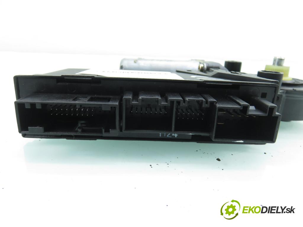 AUDI A2 (8Z0) HB 2001 55,00 1.4 - AUA 1390,00 Motorček sťahovania okien LP 8Z1959801 ; 5WK48718BBF ; 0130821764