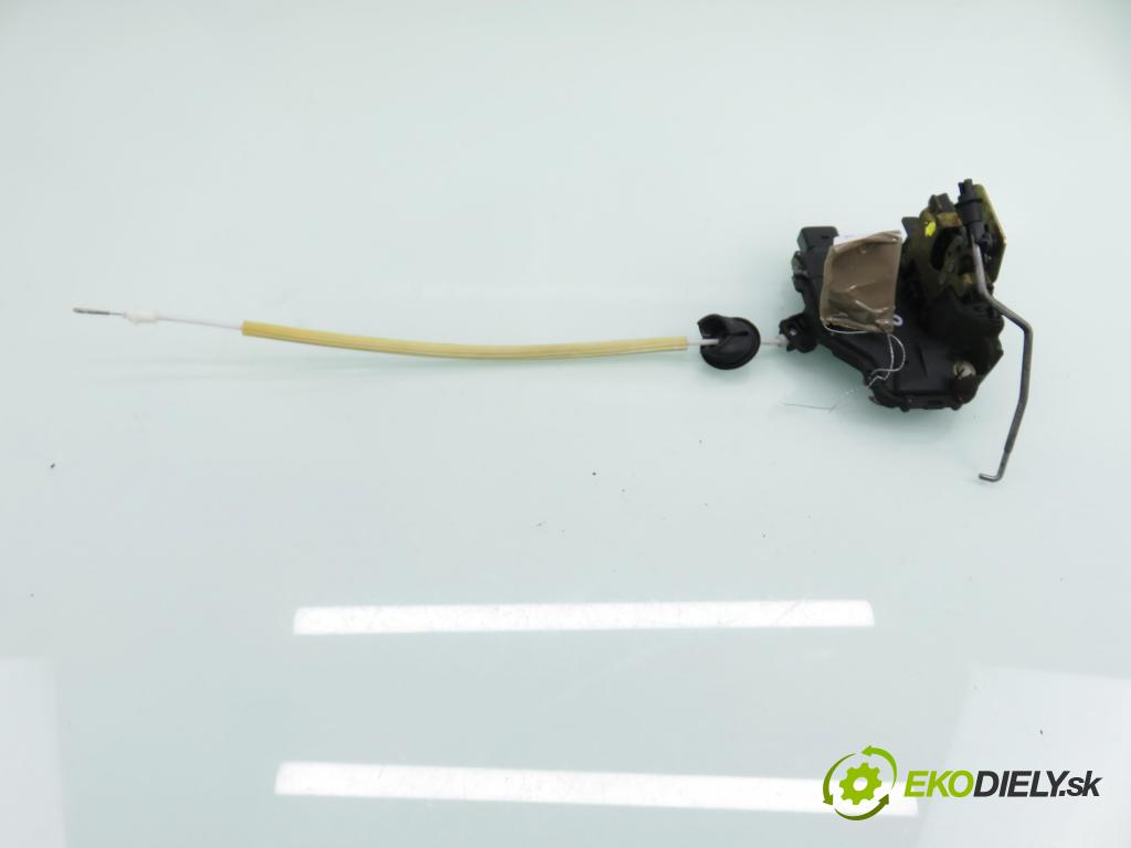 AUDI A2 (8Z0) HB 2001 55,00 1.4 - AUA 1390,00 zámok 