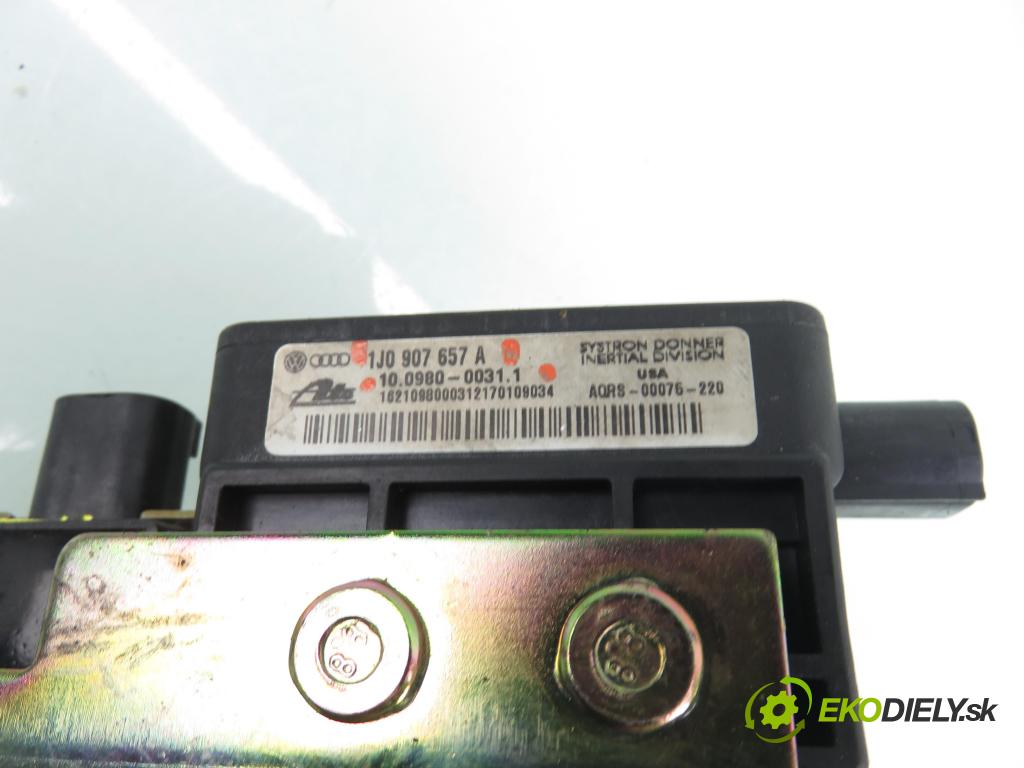 AUDI A2 (8Z0) HB 2001 55,00 1.4 - AUA 1390,00 Snímač ESP 1J0907657A ; 10098000311