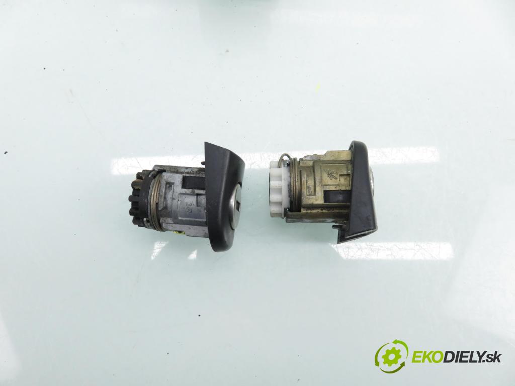 AUDI A2 (8Z0) HB 2001 55,00 1.4 - AUA 1390,00 spínačka / VLOŽKY 4B0905851C