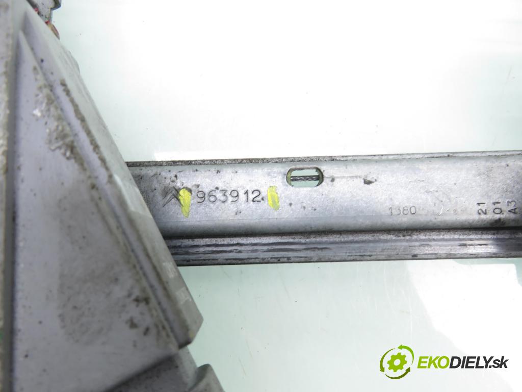 CITROEN C3 I (FC_) HB 2003 66,00 1.4 16V HDi - 8HY (DV4TED4) 1398,00 Mechanizmus okien 400619F ; 963912