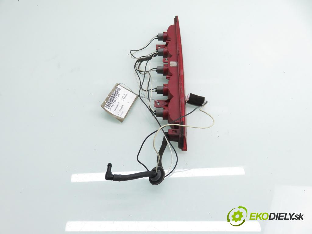 CHEVROLET CAPTIVA (C100, C140) SUV 2012 137,00 2.4 186 - LE9 2384,00 svetlo bŕzd 96626968