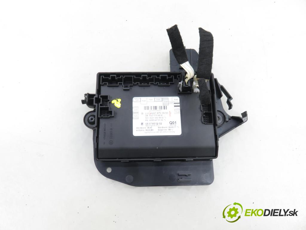 MERCEDES-BENZ KLASA S (W221) SEDAN 2008 200,00 S 350 (221.056, 221.156) - M 272.965 3498,00 MODUL Dvere A2218703993