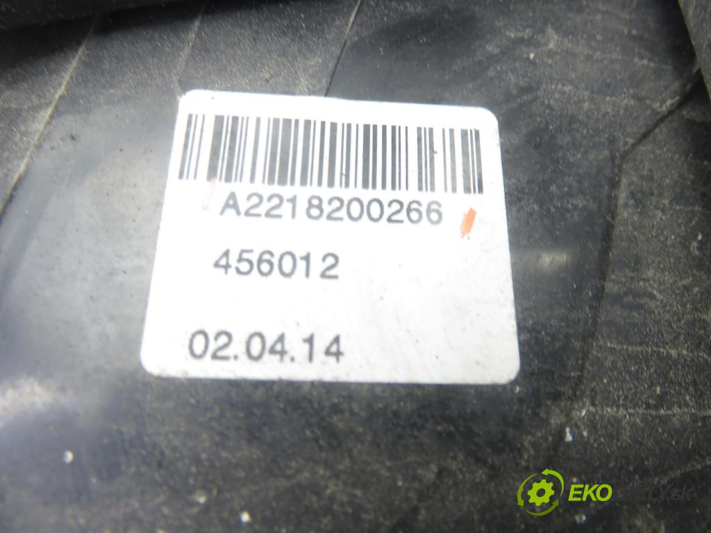 MERCEDES-BENZ KLASA S (W221) SEDAN 2008 200,00 S 350 (221.056, 221.156) - M 272.965 3498,00 Svetlo pravé zadné A2218200266