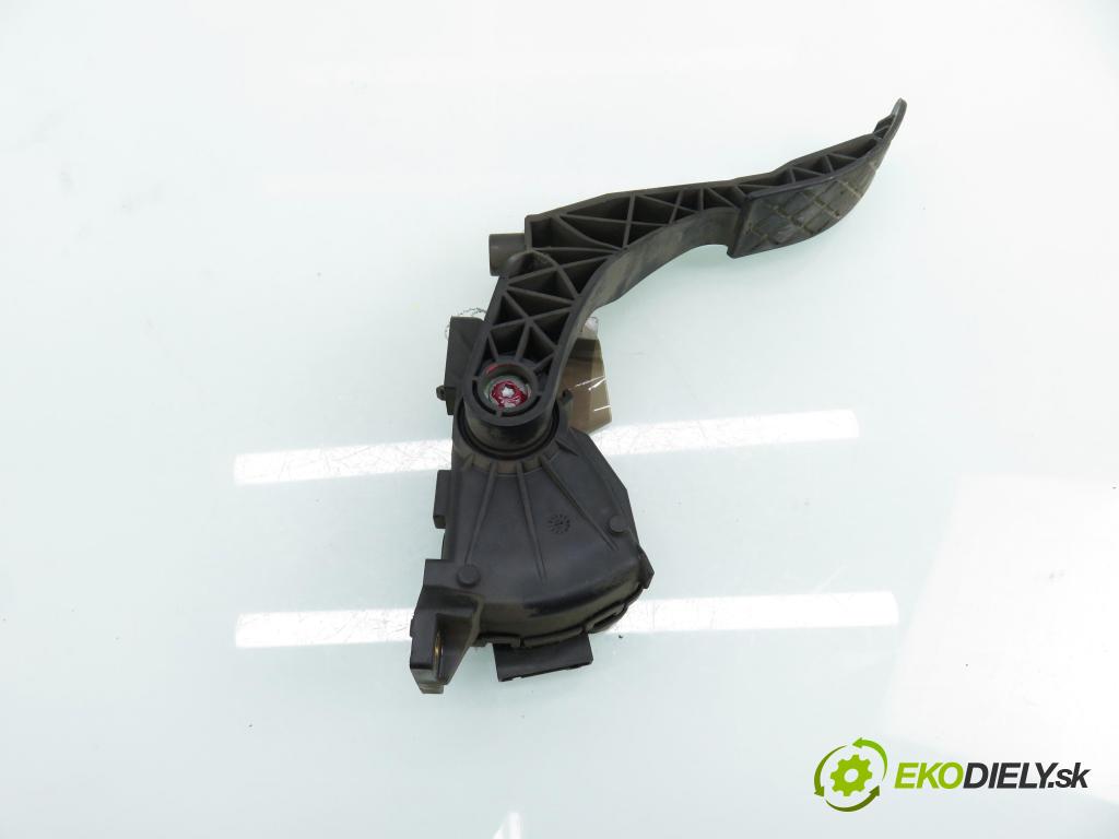 AUDI A2 (8Z0) HB 2001 55,00 1.4 - AUA 1390,00 Potenciometer plynu 8Z1721523 ; 6PV00802615 (Potenciometer plynového pedálu)