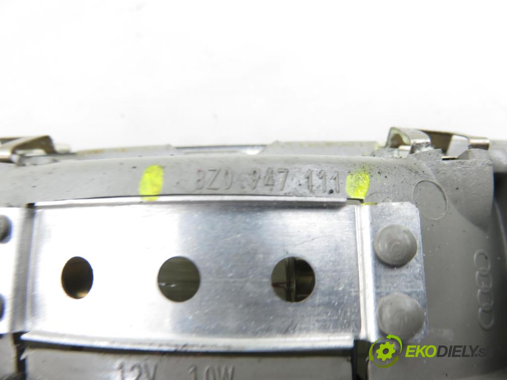 AUDI A2 (8Z0) HB 2001 55,00 1.4 - AUA 1390,00 osvetlenie kabína 8Z0941111