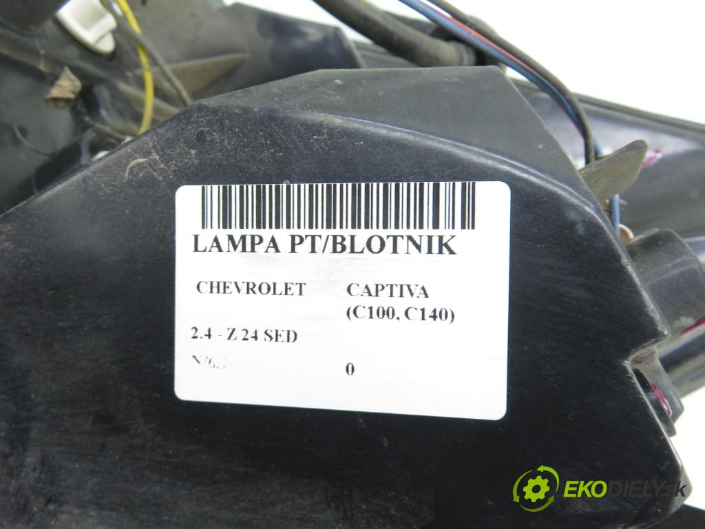 CHEVROLET CAPTIVA (C100, C140) SUV 2012 100,00 2.4 2405,00 Svetlo pravé zadné