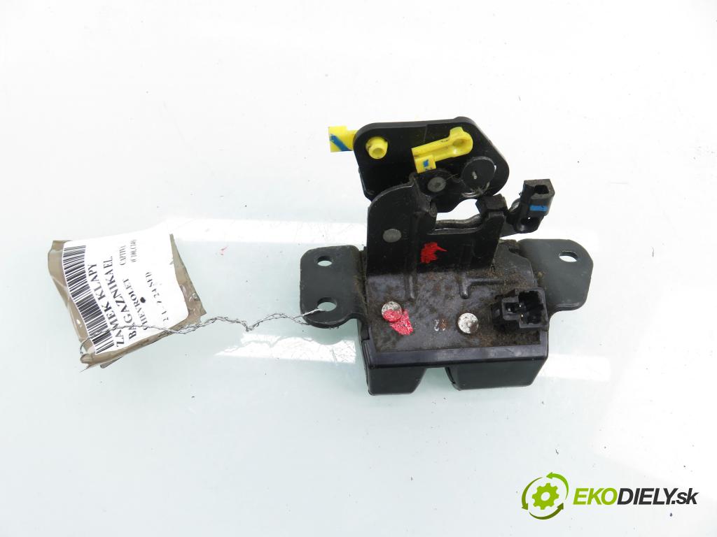 CHEVROLET CAPTIVA (C100, C140) SUV 2012 137,00 2.4 186 - LE9 2384,00 zámok dverí kufor EL.