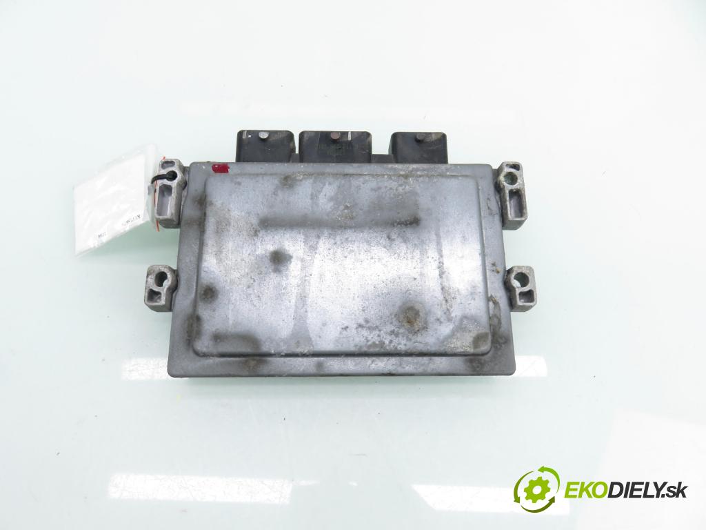 RENAULT CLIO II (BB_, CB_) HB 2004 55,00 1.2 16V (BB05, BB0W, BB11, BB27, BB2T, BB2U, BB2V, 1149,00 Riadiaca jednotka Motor S120201105A ; 8200417597 ; 8200400246