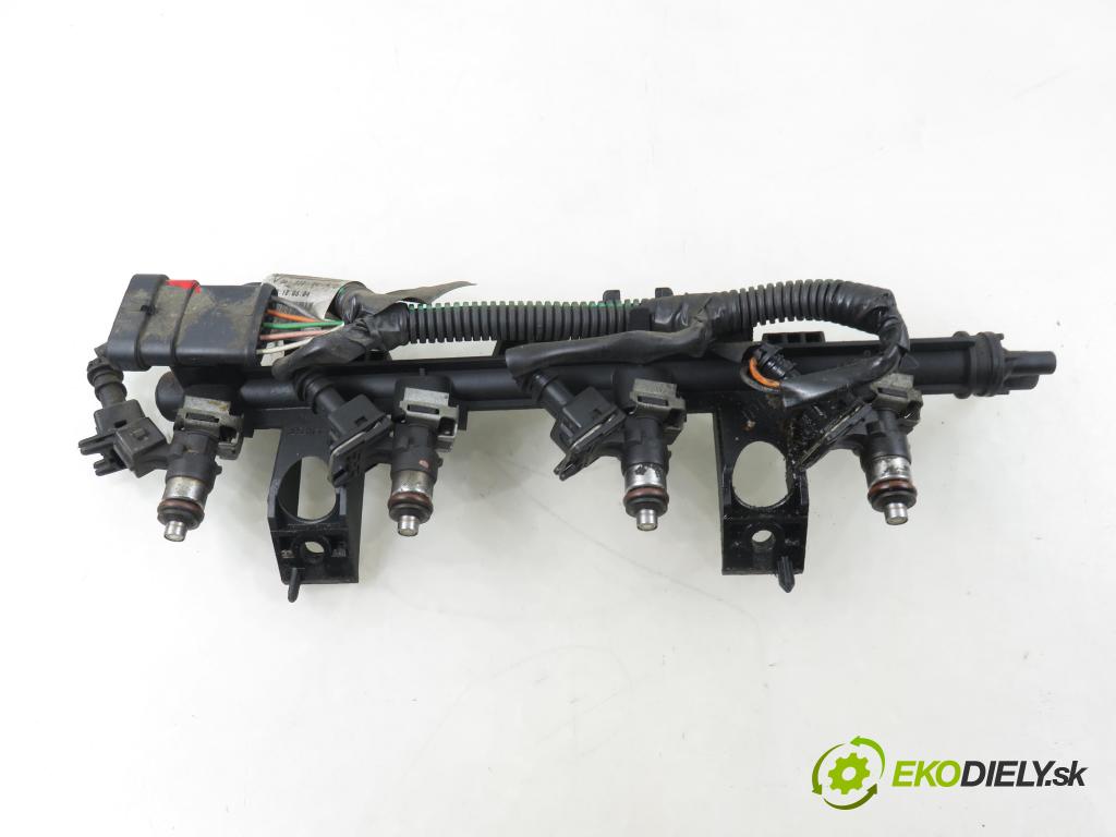 RENAULT CLIO II (BB_, CB_) HB 2004 55,00 1.2 16V (BB05, BB0W, BB11, BB27, BB2T, BB2U, BB2V, 1149,00 Lišta vstrekovacia 8200286064 ; 8200292590 ; H82292589 (Vstrekovacia lišta)