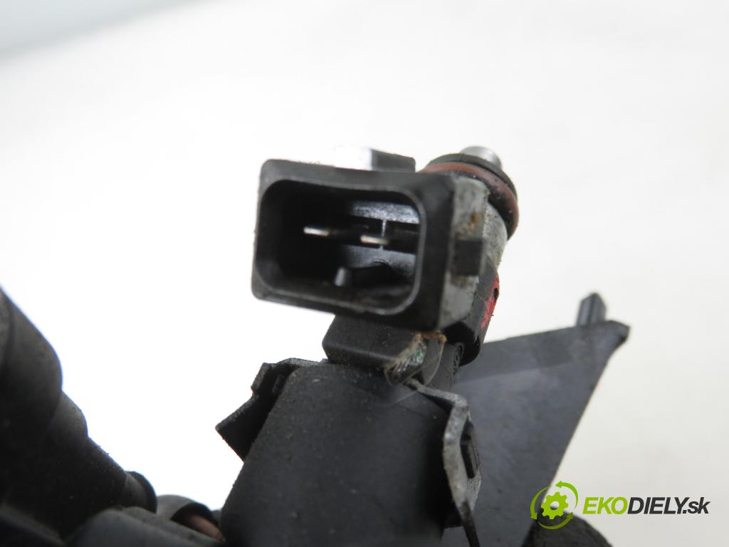 RENAULT CLIO II (BB_, CB_) HB 2004 55,00 1.2 16V (BB05, BB0W, BB11, BB27, BB2T, BB2U, BB2V, 1149,00 Lišta vstrekovacia 8200286064 ; 8200292590 ; H82292589 (Vstrekovacia lišta)