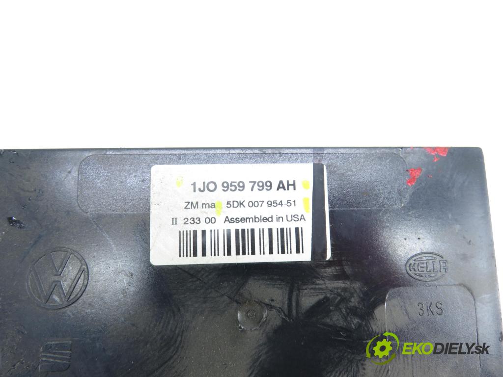 VW NEW BEETLE (9C1, 1C1) HB 2001 66,00 1.9 TDI 90 - ALH 1896,00 MODUL komfortu 1J0959799AH ; 5DK00794551 ; 1JM990799A
