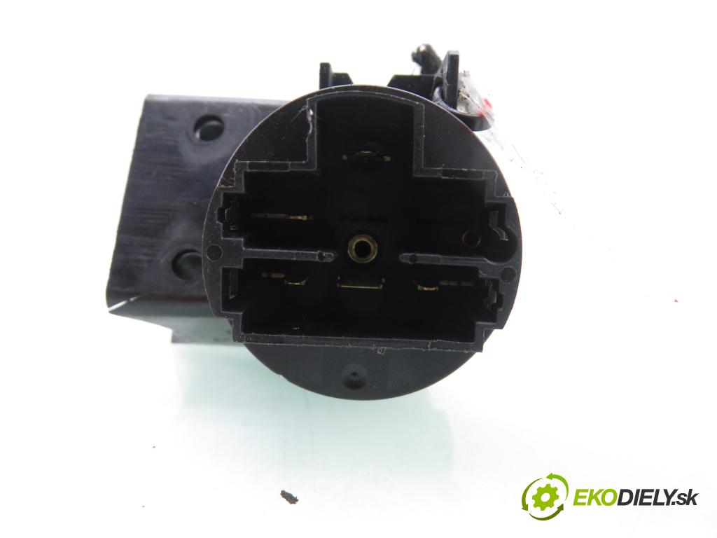 FIAT PANDA Van (169_) HB 2007 51,00 1.3 D Multijet - 188 A8.000 1248,00 spinačka 00468453610 (Spínacia skrinka)