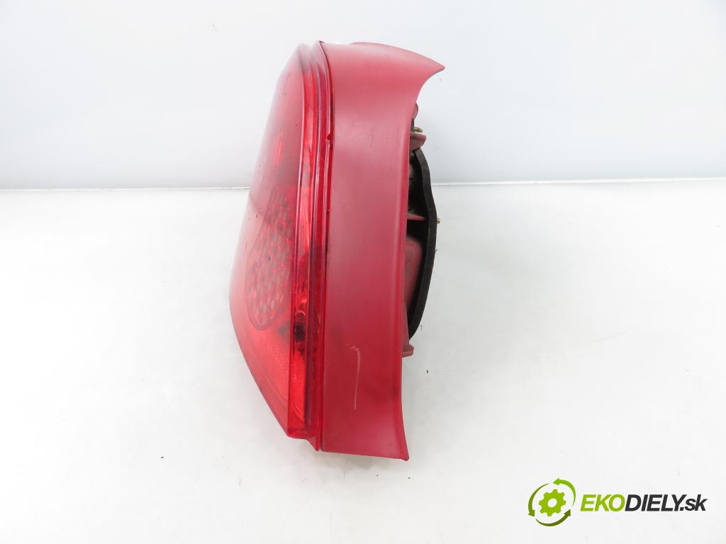 PEUGEOT 307 (3A/C) HB 2005 65,00 1.4 16V - KFU (ET3J4) 1360,00 Svetlo ľavé zadné 557676