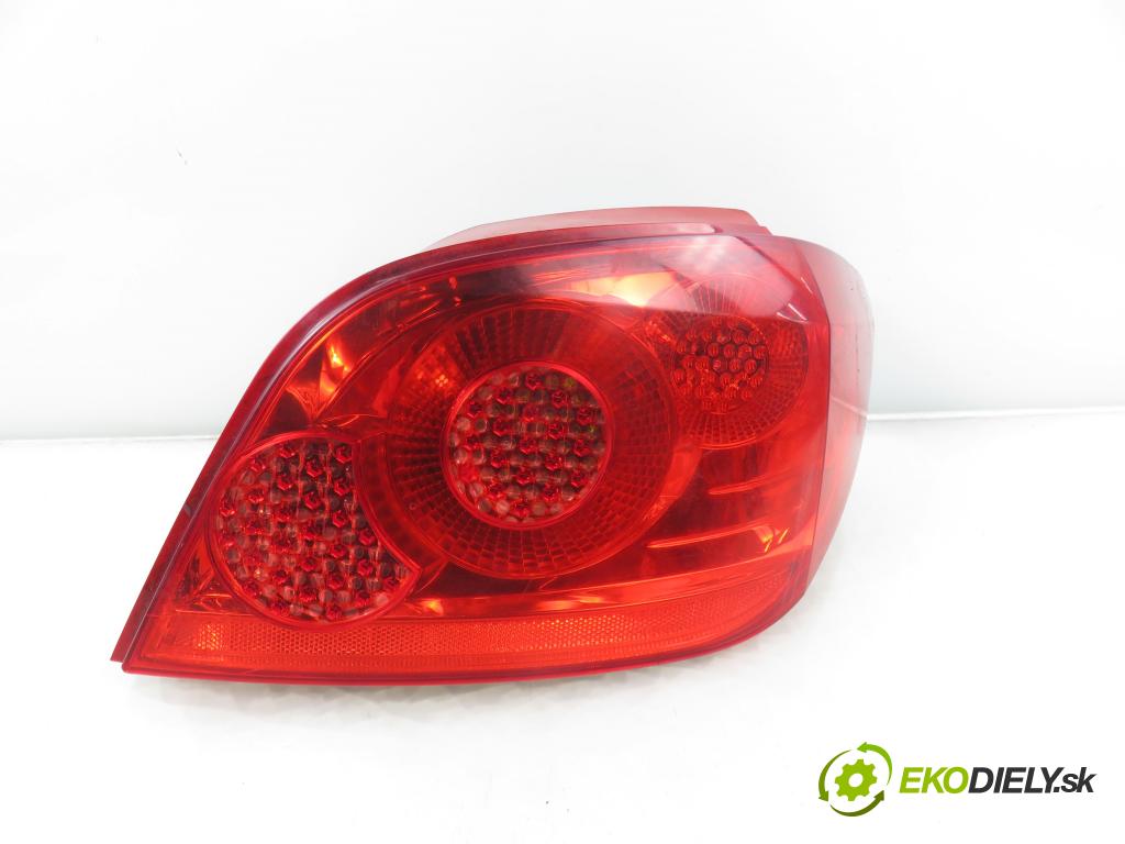 PEUGEOT 307 (3A/C) HB 2005 65,00 1.4 16V - KFU (ET3J4) 1360,00 Svetlo pravé zadné 557674