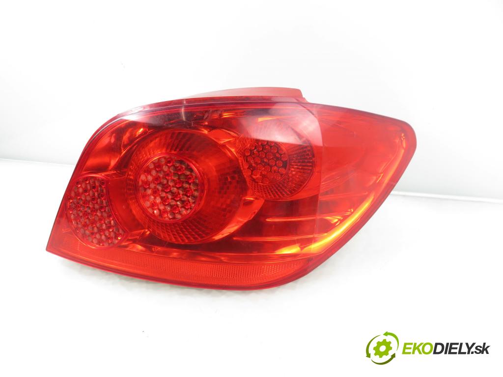 PEUGEOT 307 (3A/C) HB 2005 65,00 1.4 16V - KFU (ET3J4) 1360,00 Svetlo pravé zadné 557674