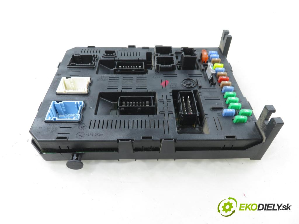 PEUGEOT 307 (3A/C) HB 2005 65,00 1.4 16V - KFU (ET3J4) 1360,00 MODUL BSI 281148373A ; 2167600315B ; 281133468A